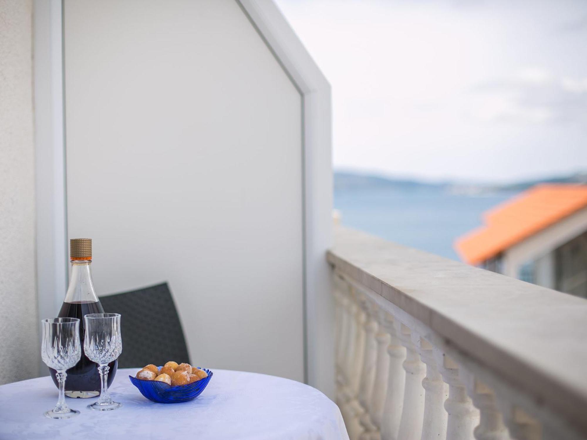Apartments Lovric Trogir Bilik gambar