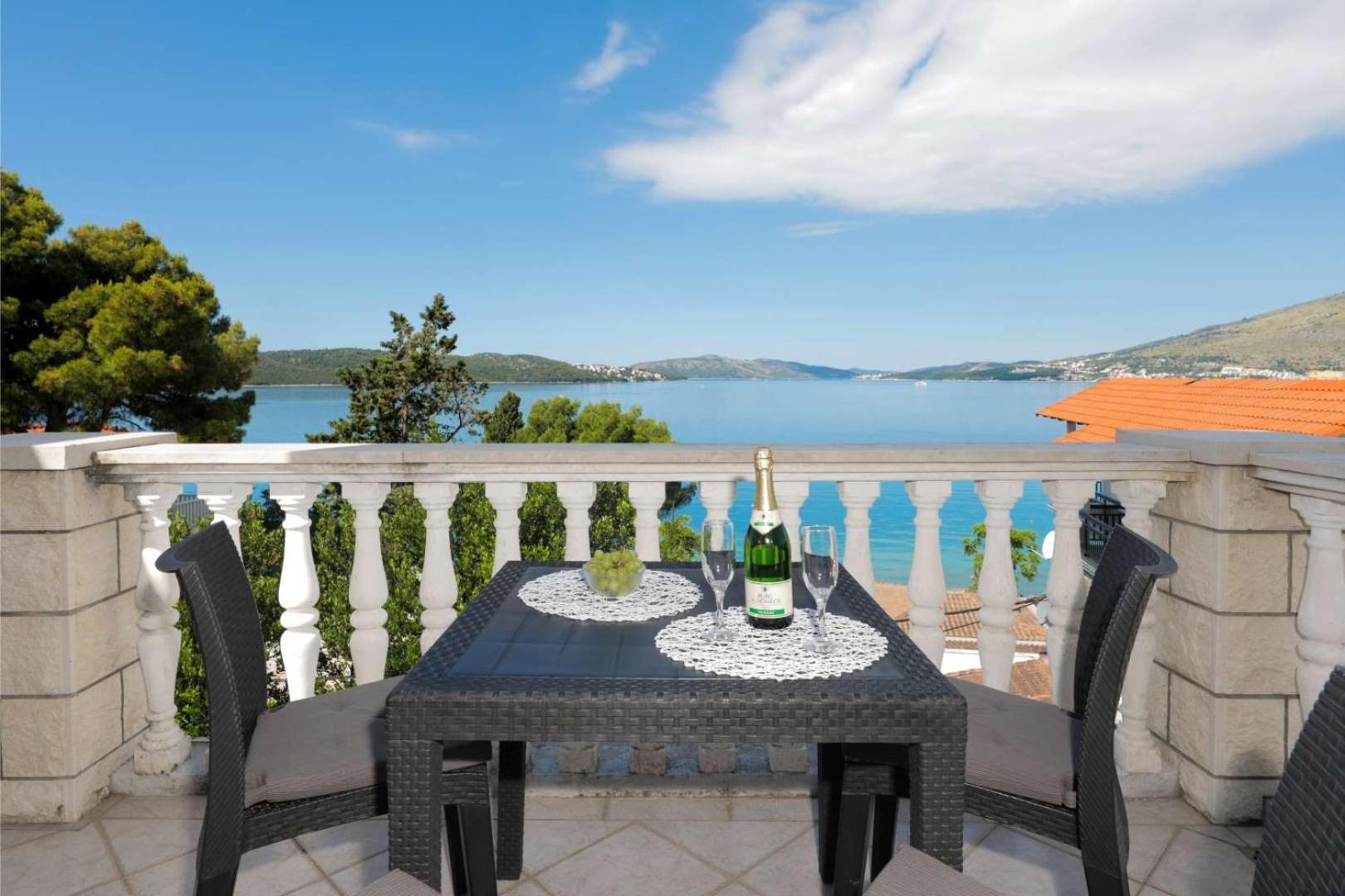 Apartments Lovric Trogir Luaran gambar