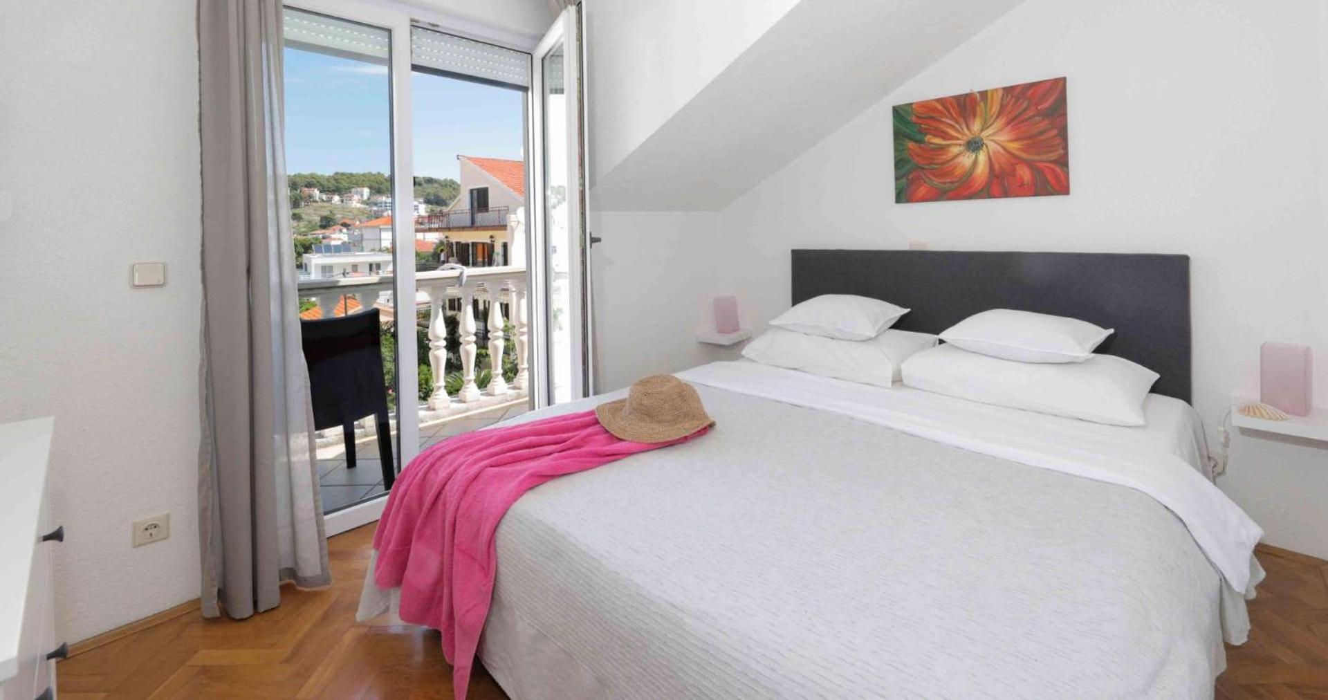 Apartments Lovric Trogir Luaran gambar