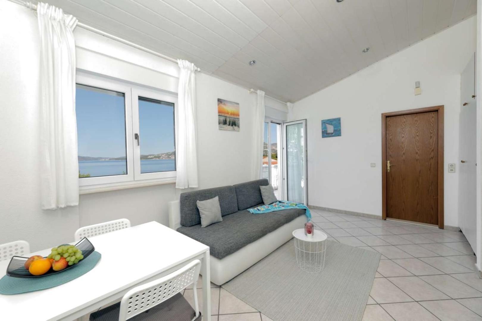 Apartments Lovric Trogir Luaran gambar